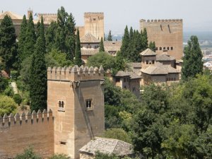 Paseo de las Torres Torres y Murallas de la Alhambra